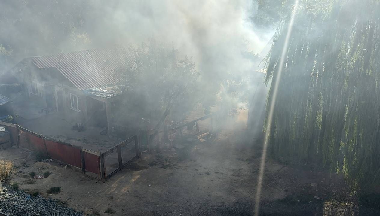 karabukte mustakil evin bahcesinde yangin gpqaUYtn