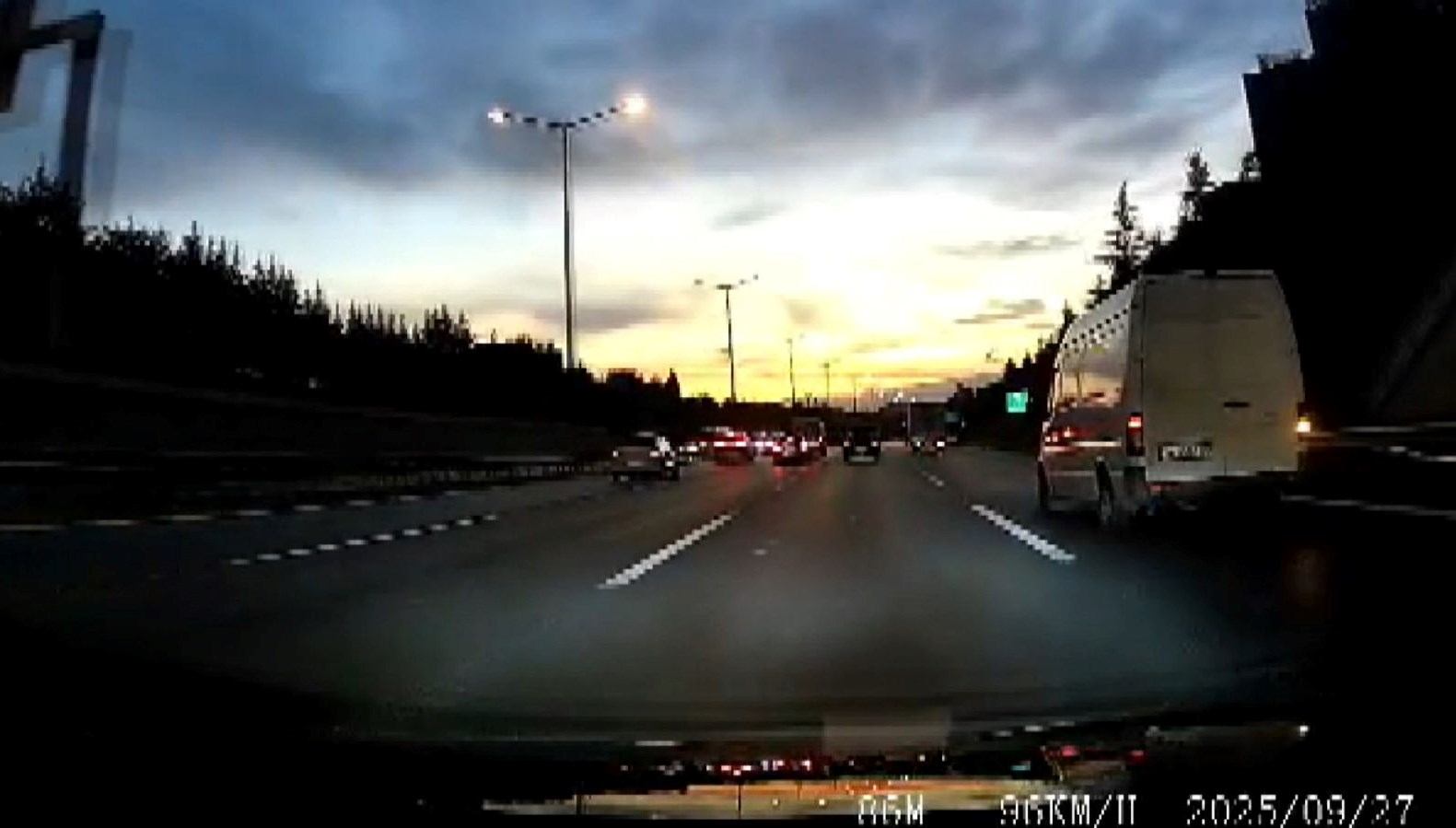 tem otoyolunda makas kazasi FDANtNMp