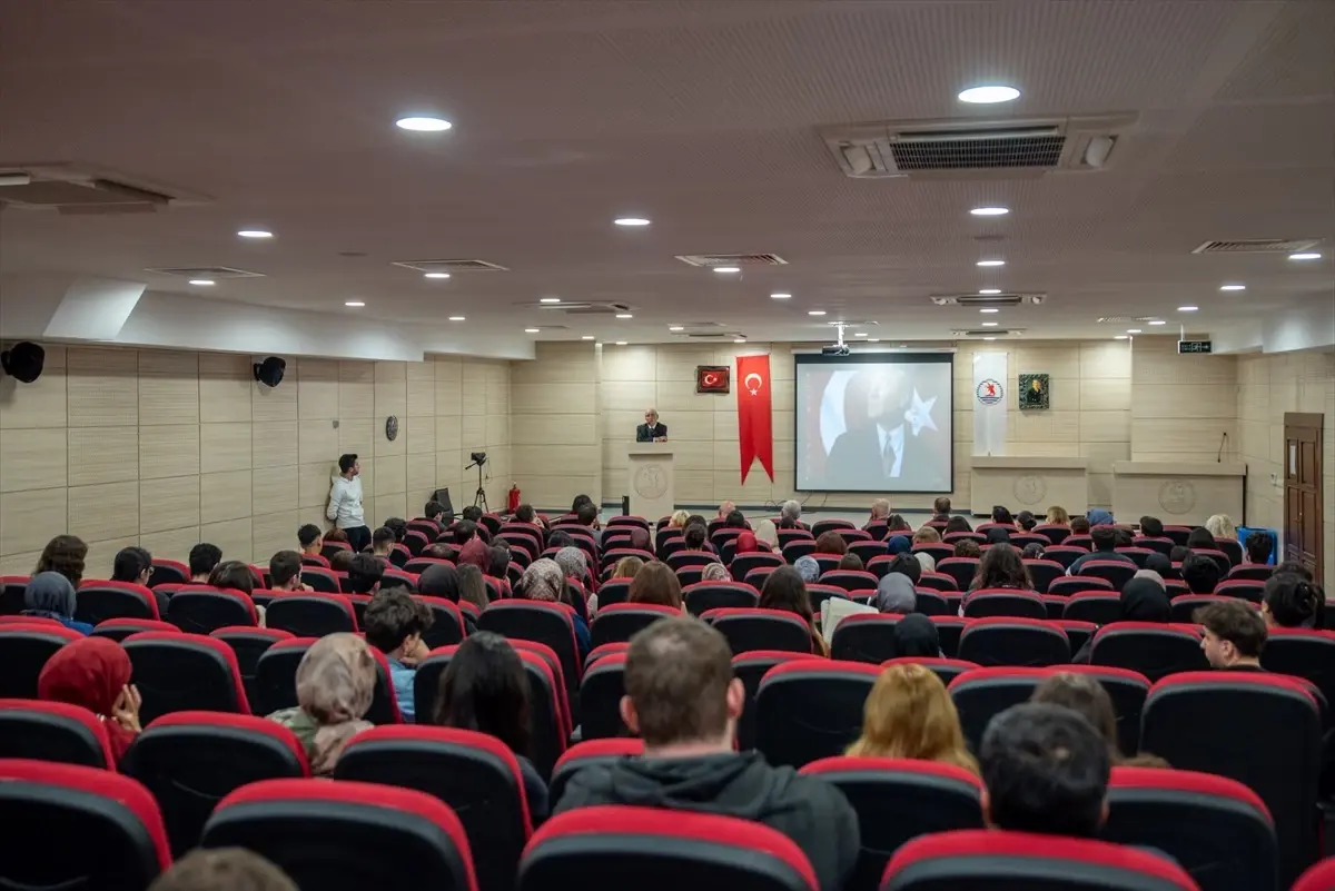 cumhuriyetin egitime etkisi konferansi p7McSqak.jpg