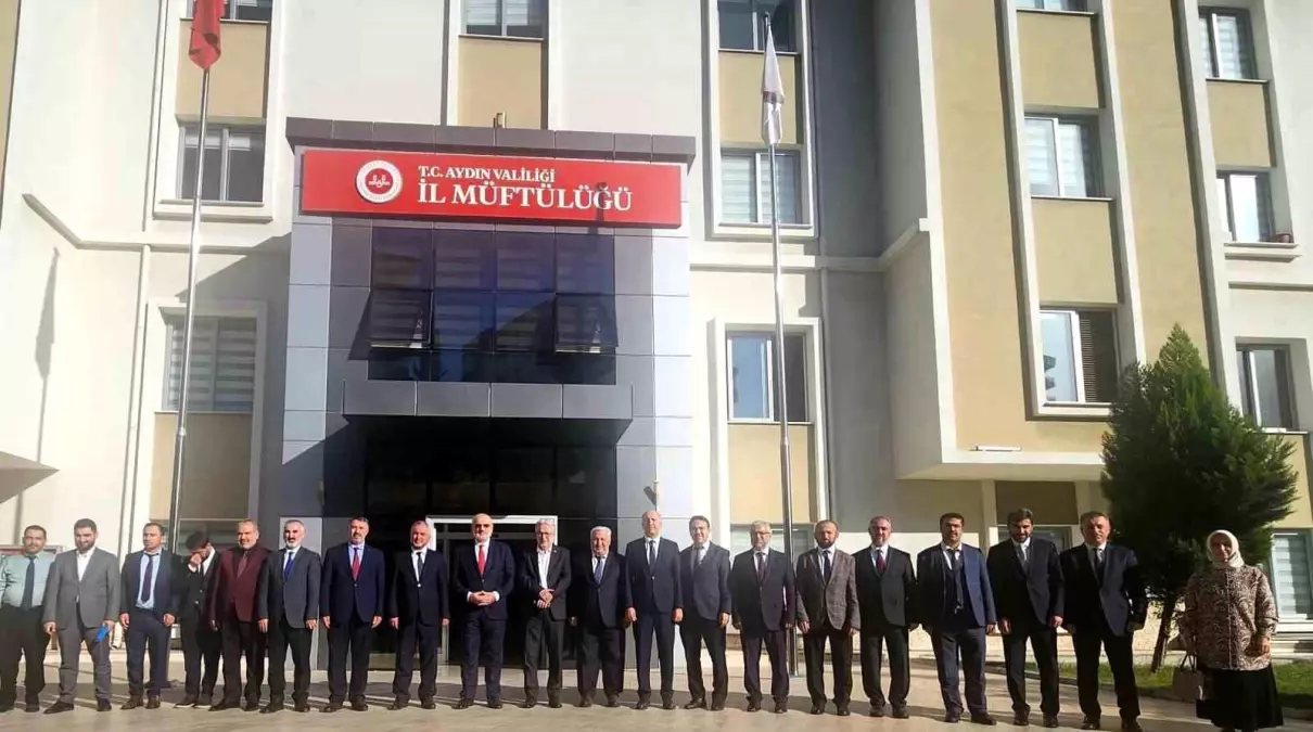 diyanet isleri baskan yardimcisi dr osman sahin aydinda ziyaretlerde bulundu 9PDrrZeA.jpg