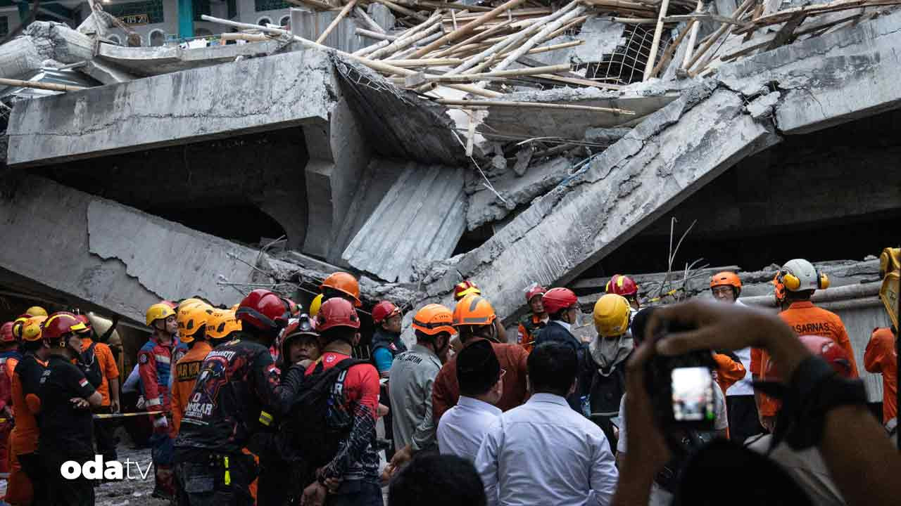 endonezyada okul binasi coktu 37 olu 4JIK1twu