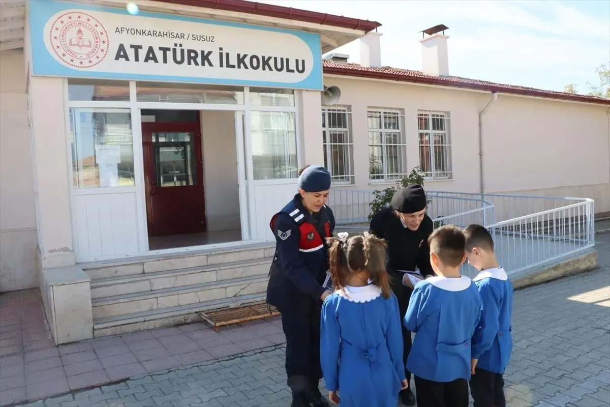 jandarmadan kades bilgilendirmesi qAQpzgbf.jpg