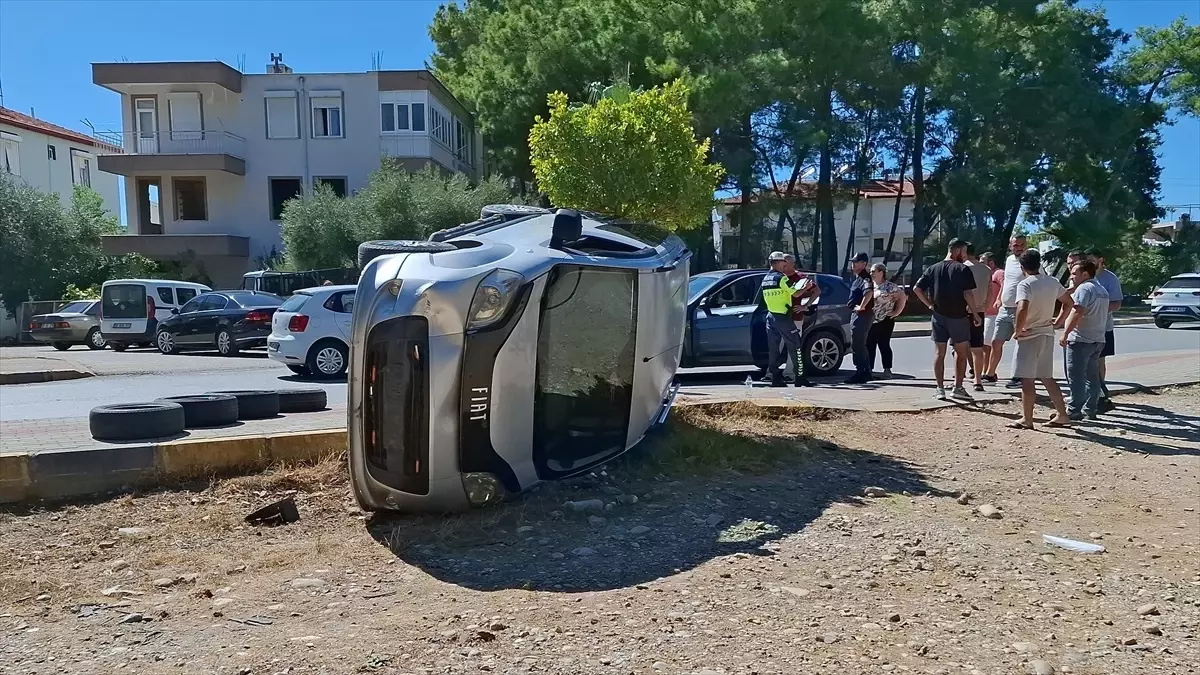 manavgatta trafik kazasi 3 yarali xqQzSzwC