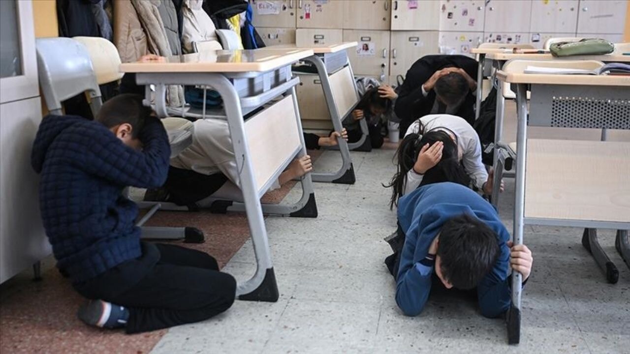 meb duyurdu tum okullarda es zamanli afetlere hazirlik wuhrd2de